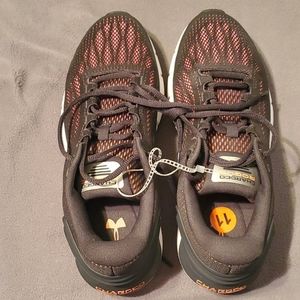 Size 11 Under Armour Sneakers